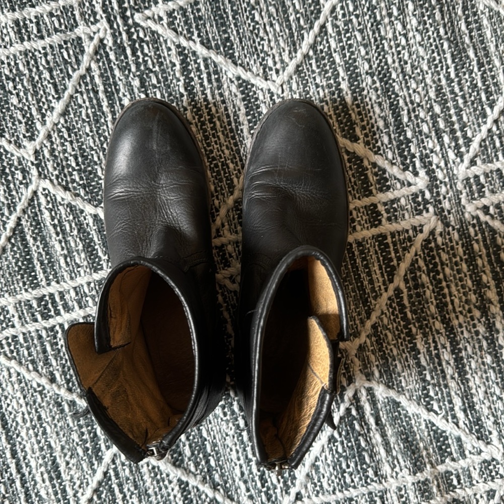 Frye boots! - Picture 2 of 6